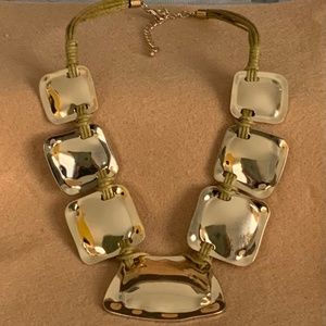 NEW Gold tone necklace
